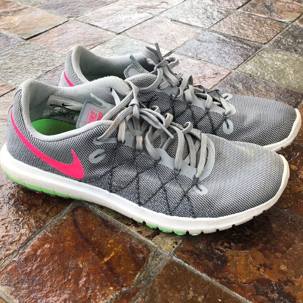 Women’s Nike Fury 2 Size 8